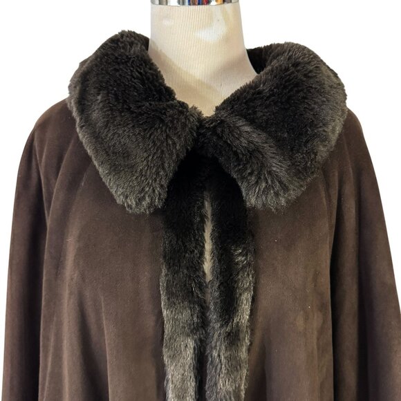 Maggie Barnes Reversible Cape Black Faux Fur Brown Microsuede Embroidered 3X 4X - Picture 3 of 9